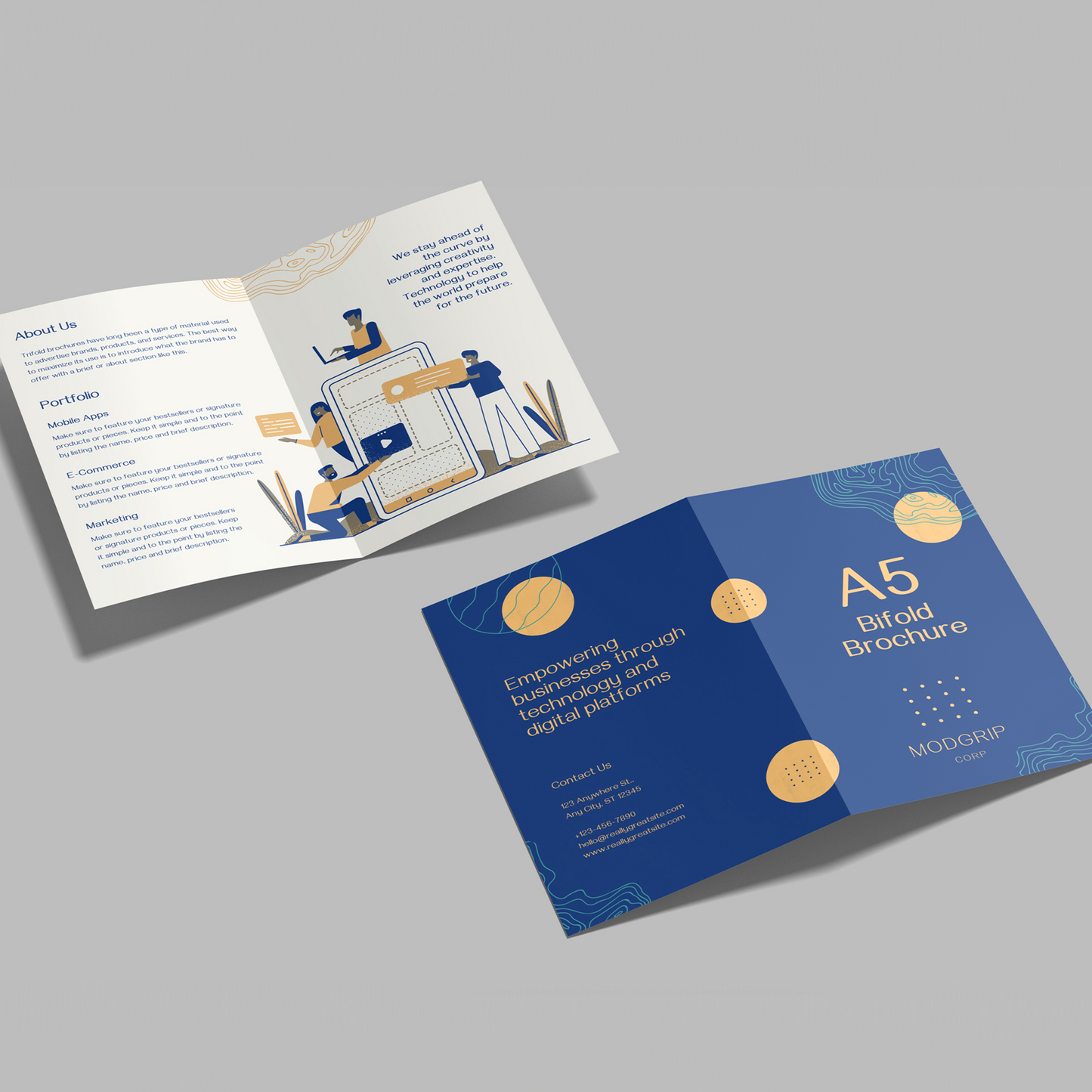 Bi-fold Glossy Brochure x250